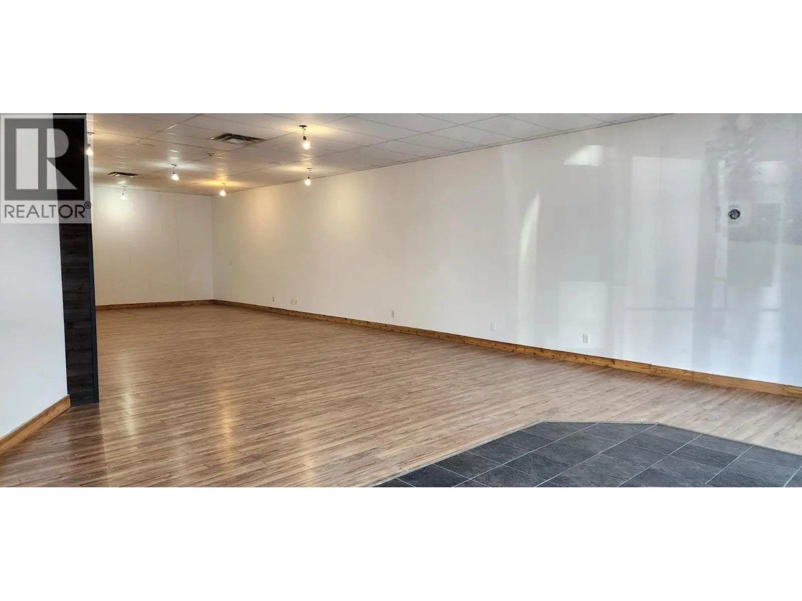 2500 53 Avenue Unit# 102