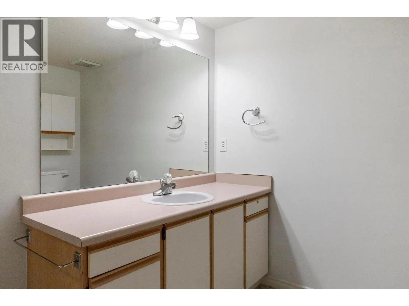 265 Snowsell Street Unit# 101