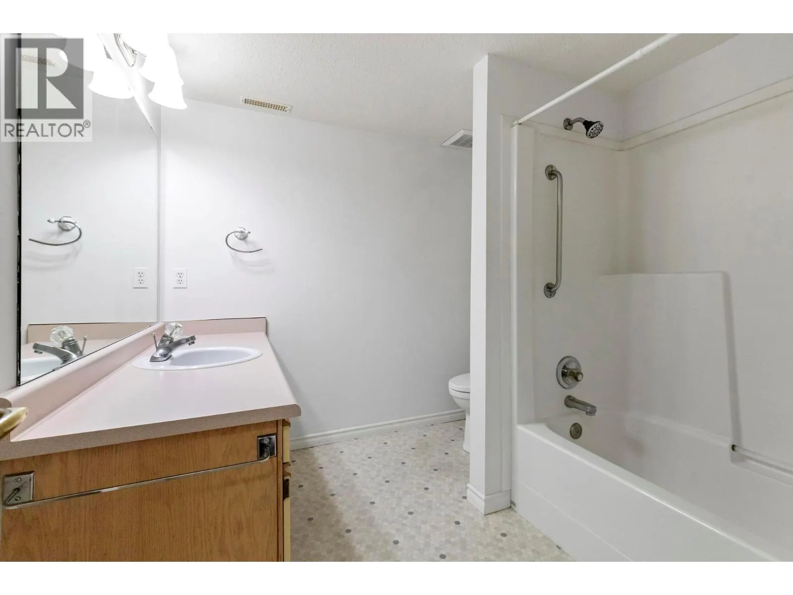265 Snowsell Street Unit# 101