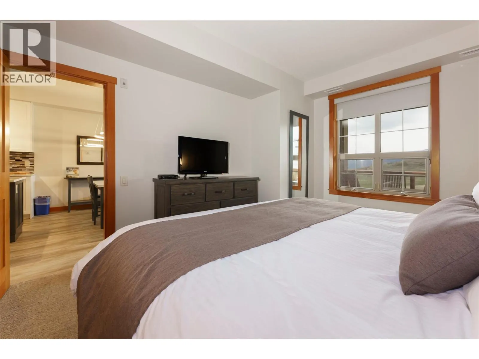 105 Village Centre Court Unit# 324
