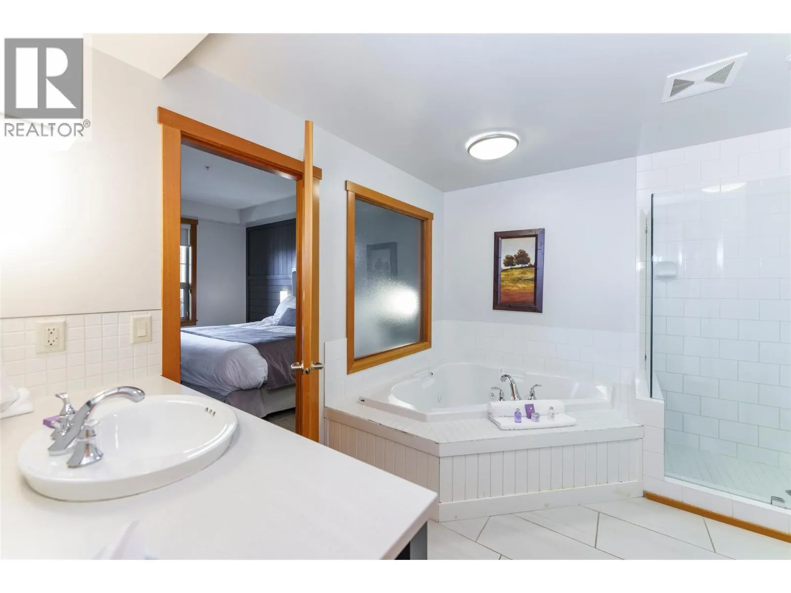 105 Village Centre Court Unit# 324
