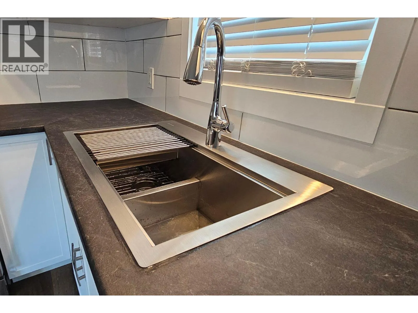 1401 NICOLA Avenue Unit# 4