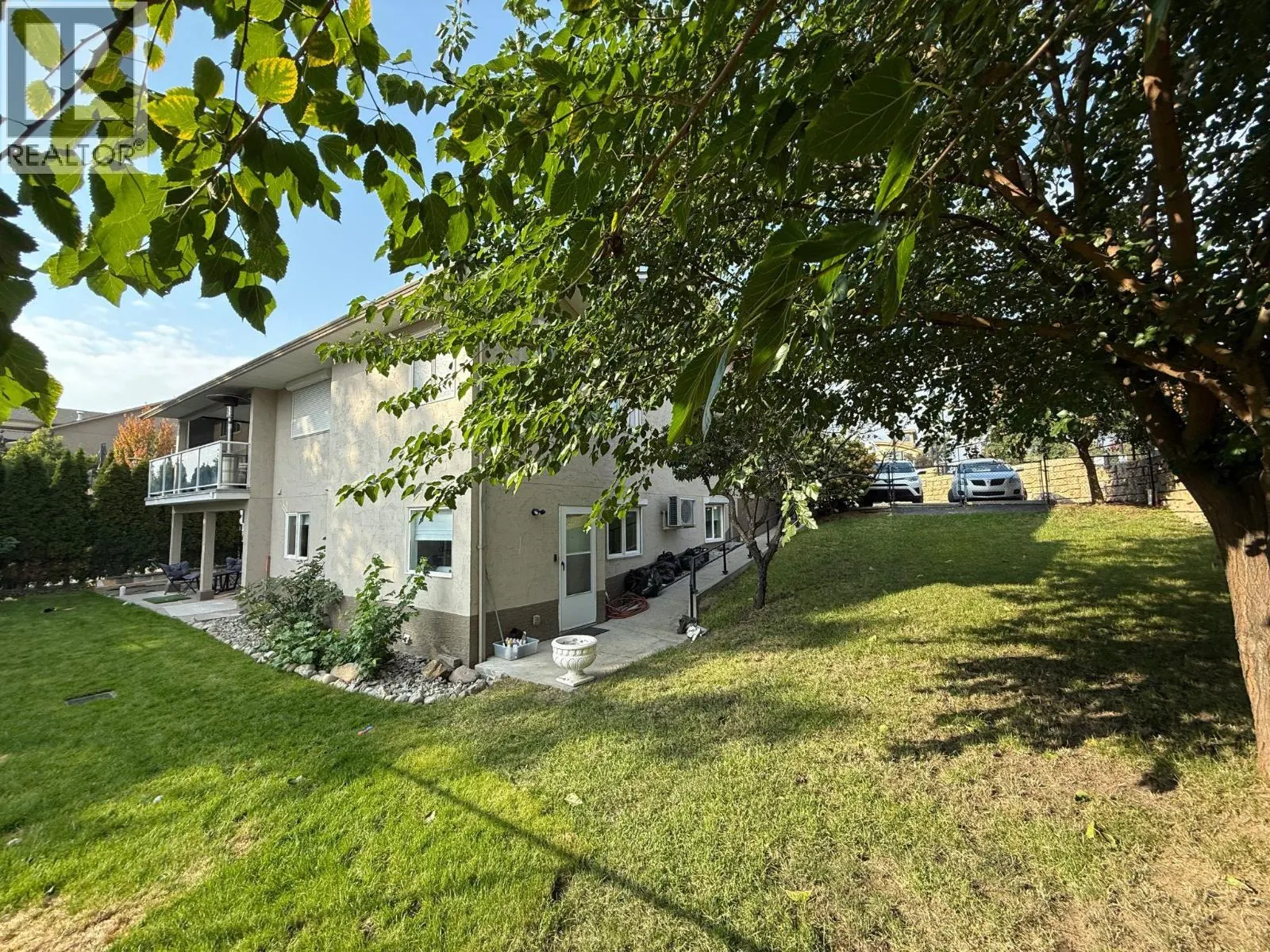 1009 Hudson Road