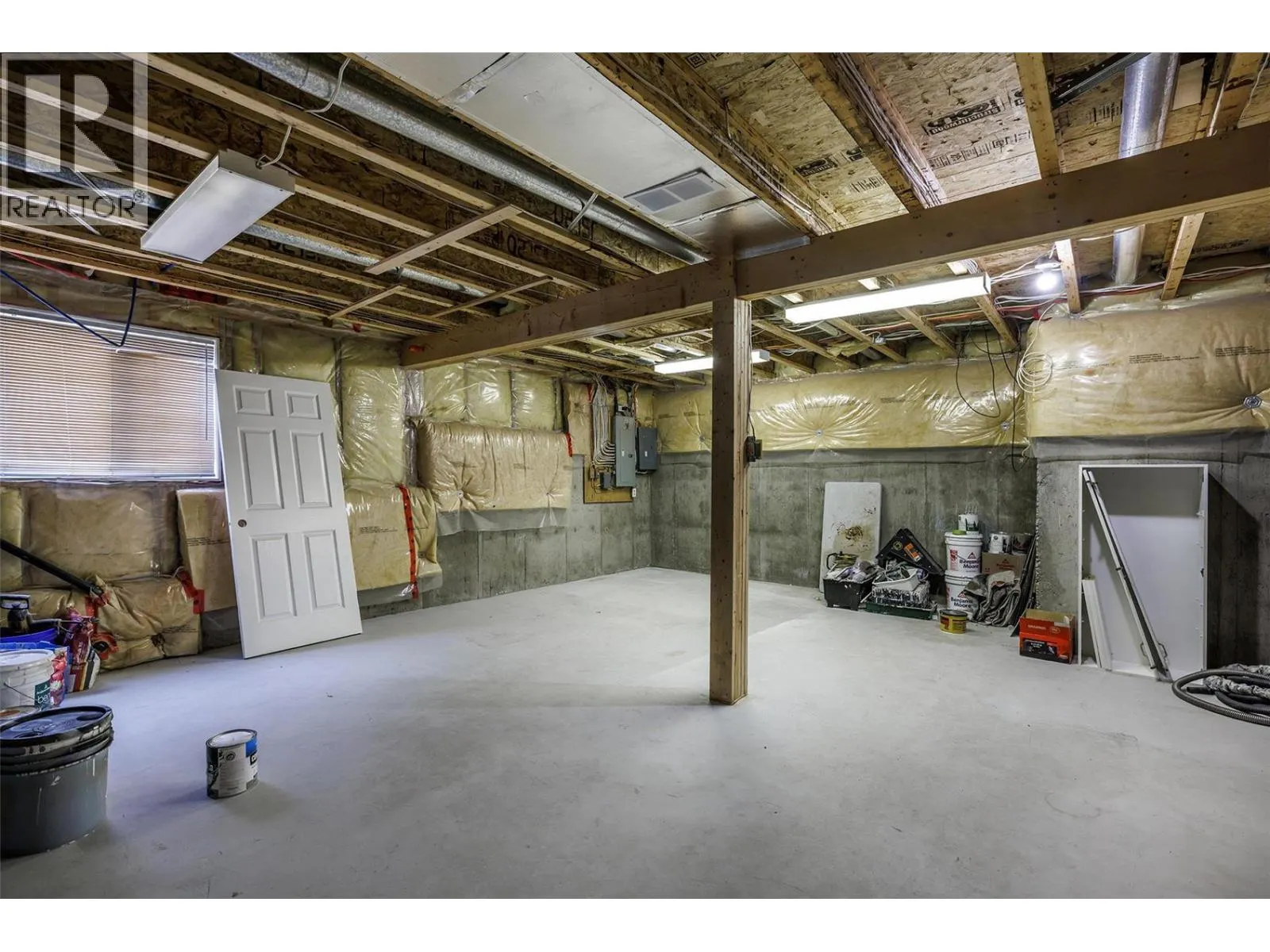 1009 Hudson Road