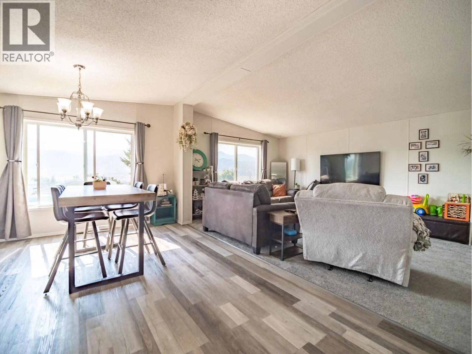 3099 SHUSWAP  E Road Unit# 52