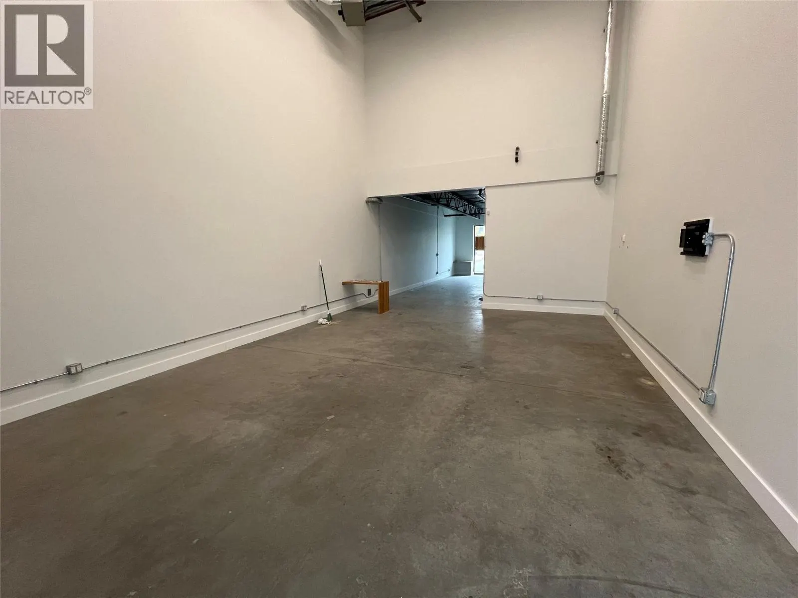 815 Vaughan Avenue Unit# 106
