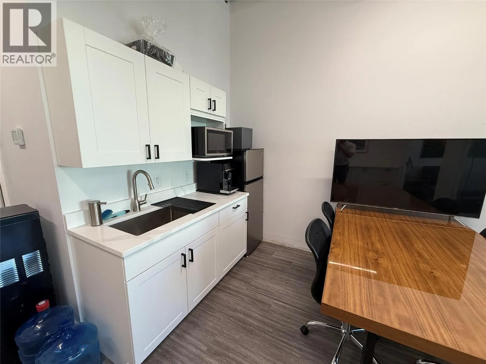 815 Vaughan Avenue Unit# 106