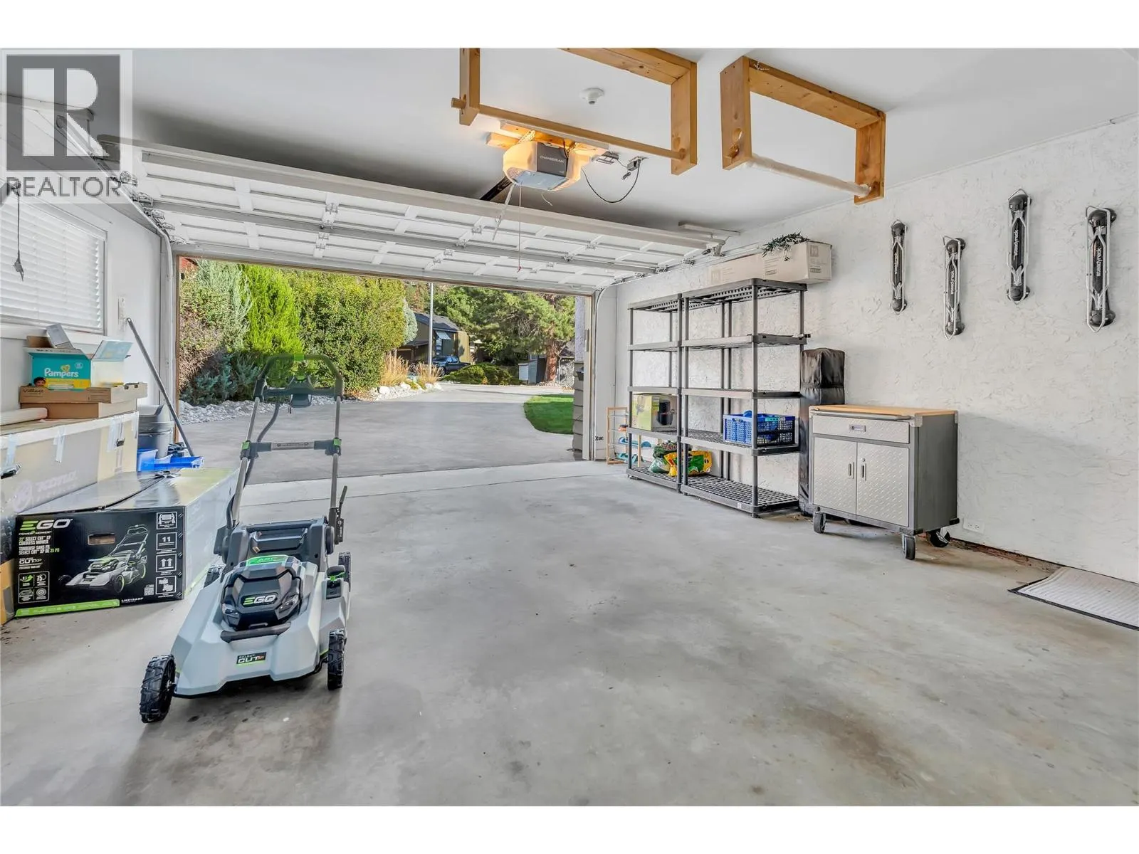 178 GLEN Place