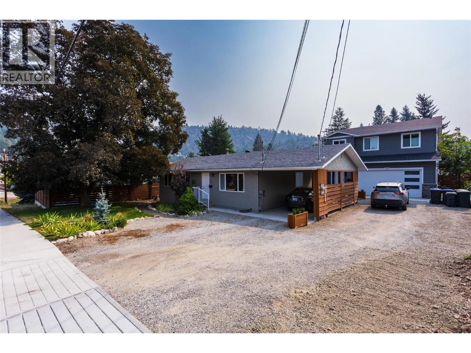 1257 and 1259 Rio Drive