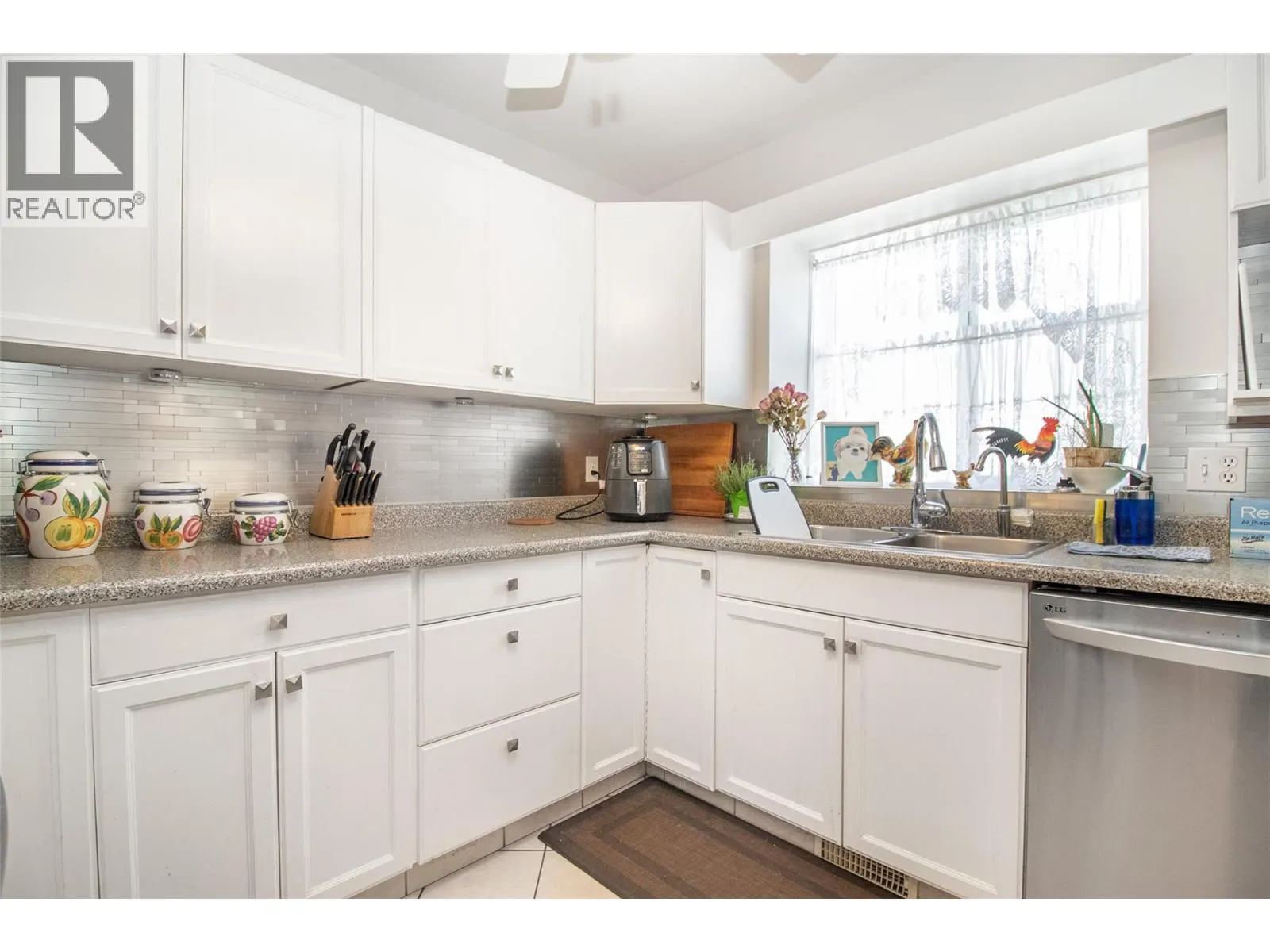 1874 Parkview Crescent Unit# 25