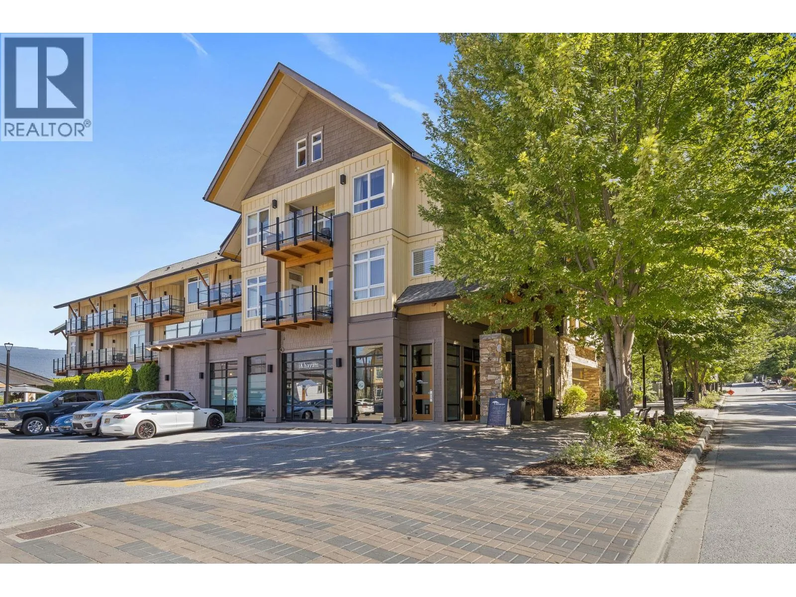 12811 LAKESHORE Drive Unit# 518