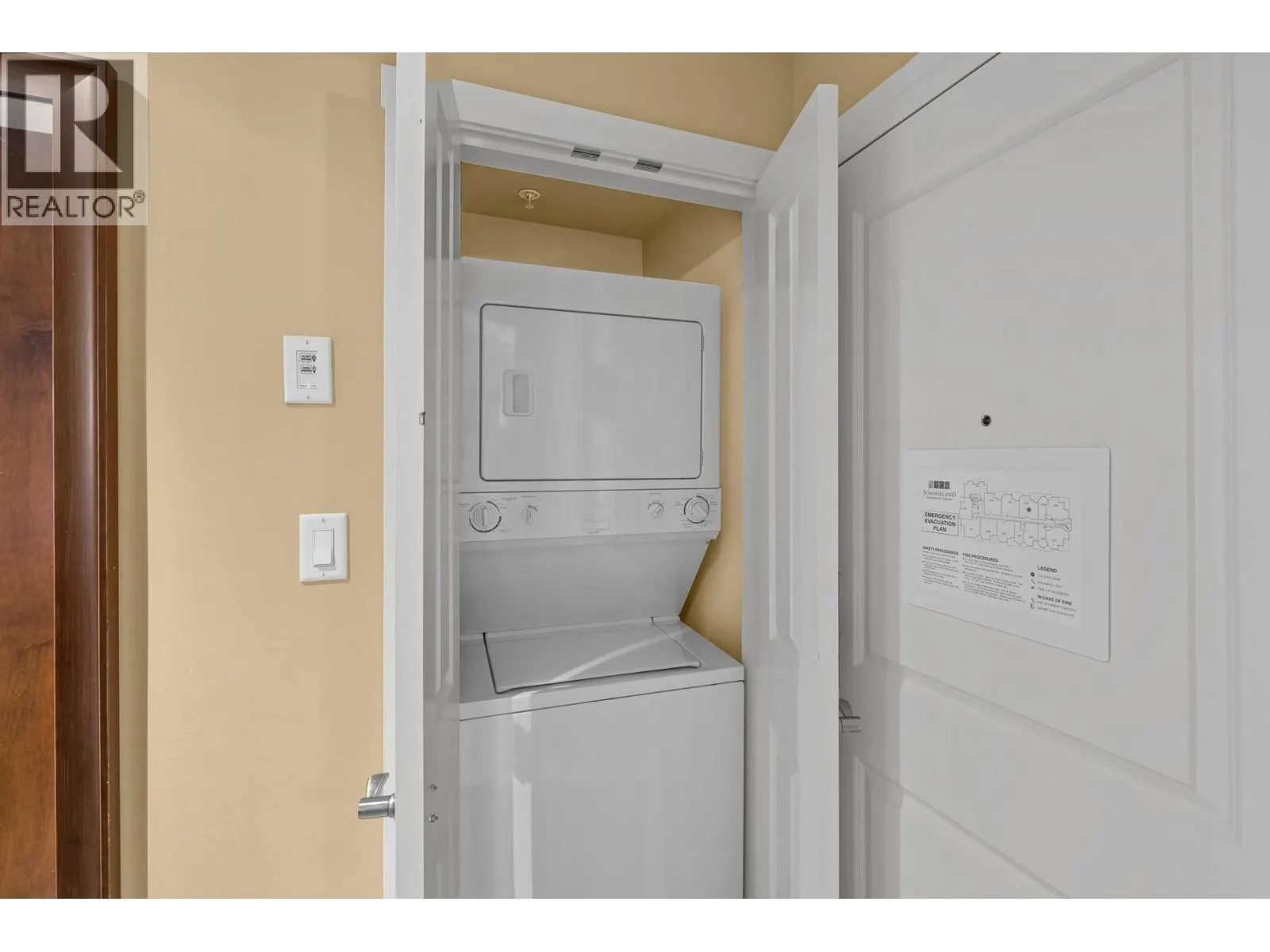 12811 LAKESHORE Drive Unit# 518