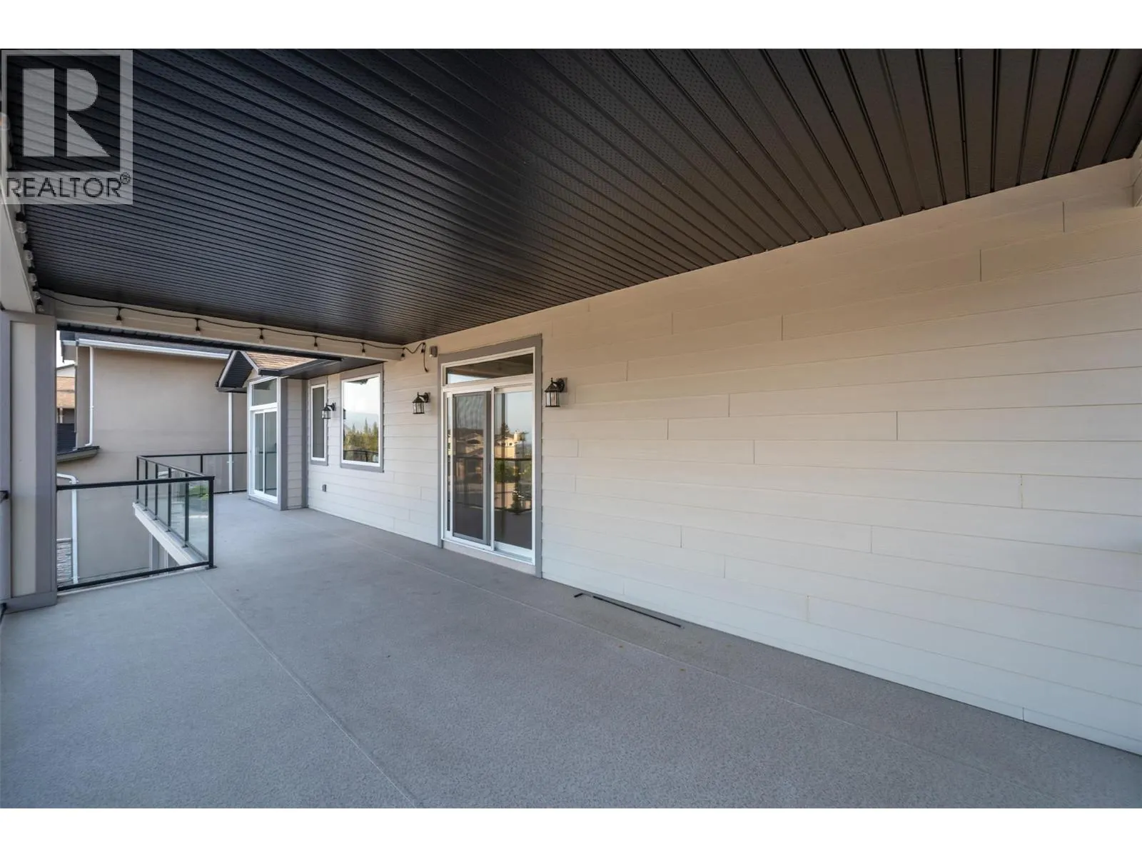 124 Barton Court