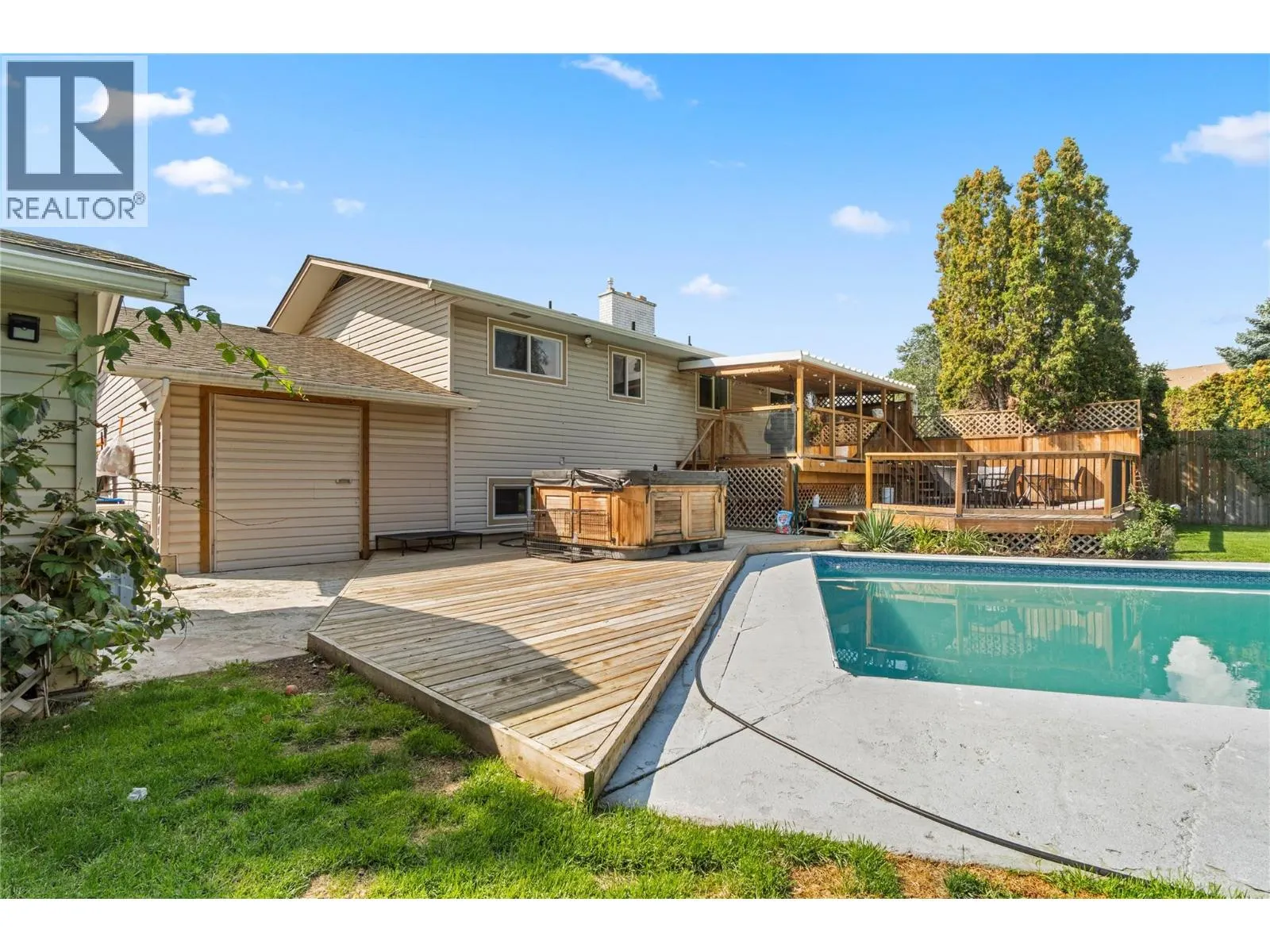 649 VALDES Drive