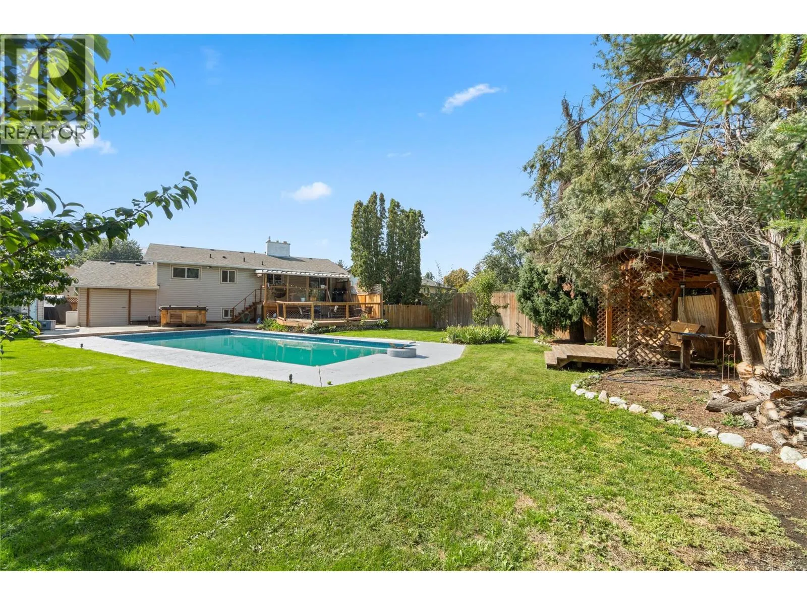649 VALDES Drive