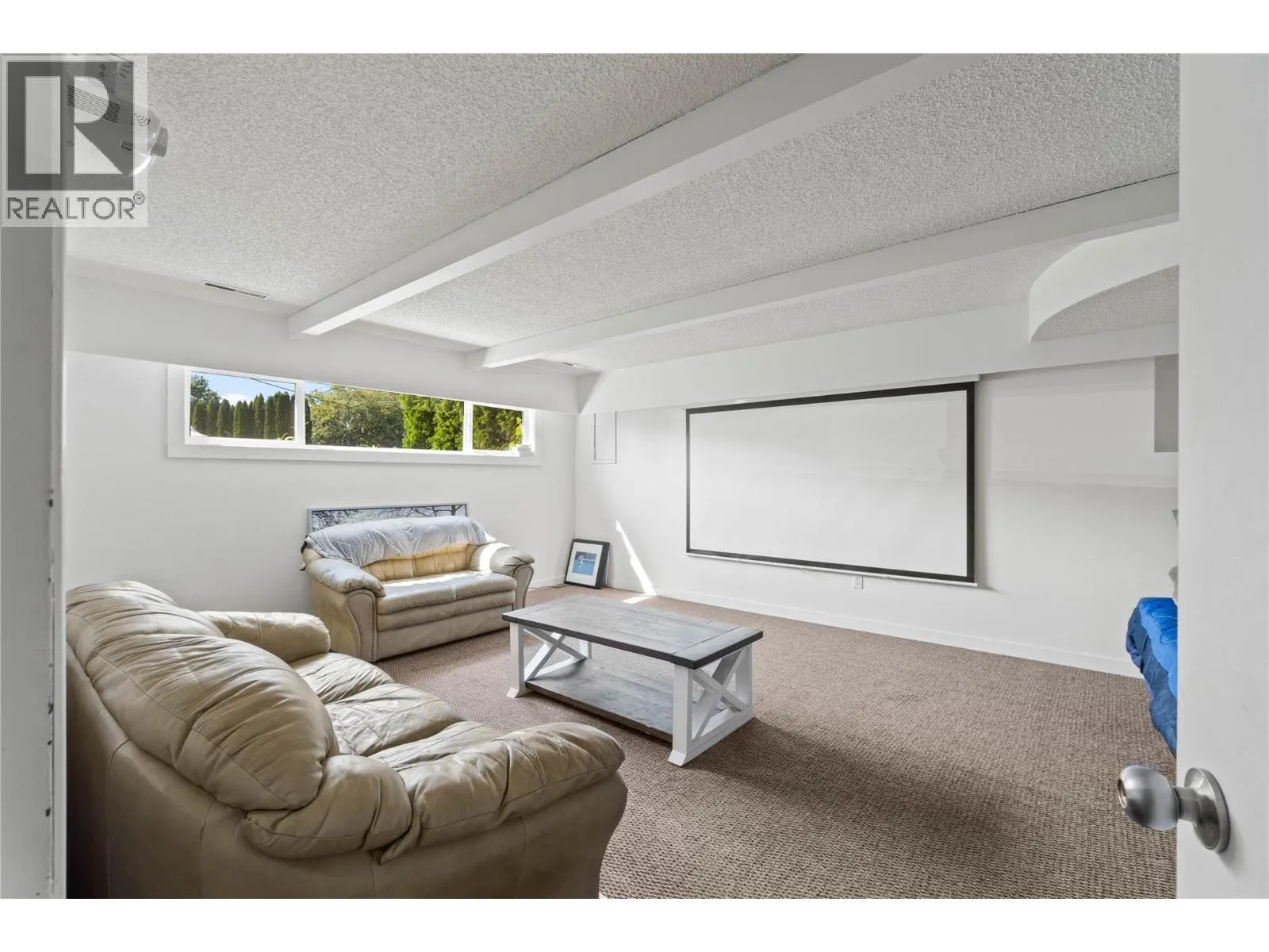 649 VALDES Drive