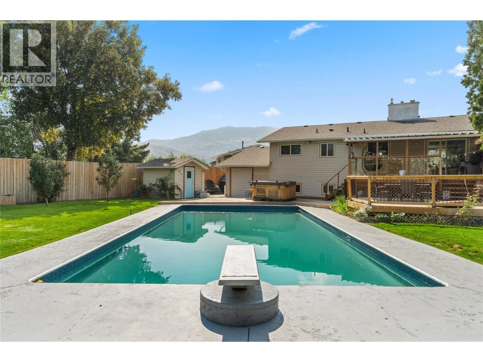 649 VALDES Drive