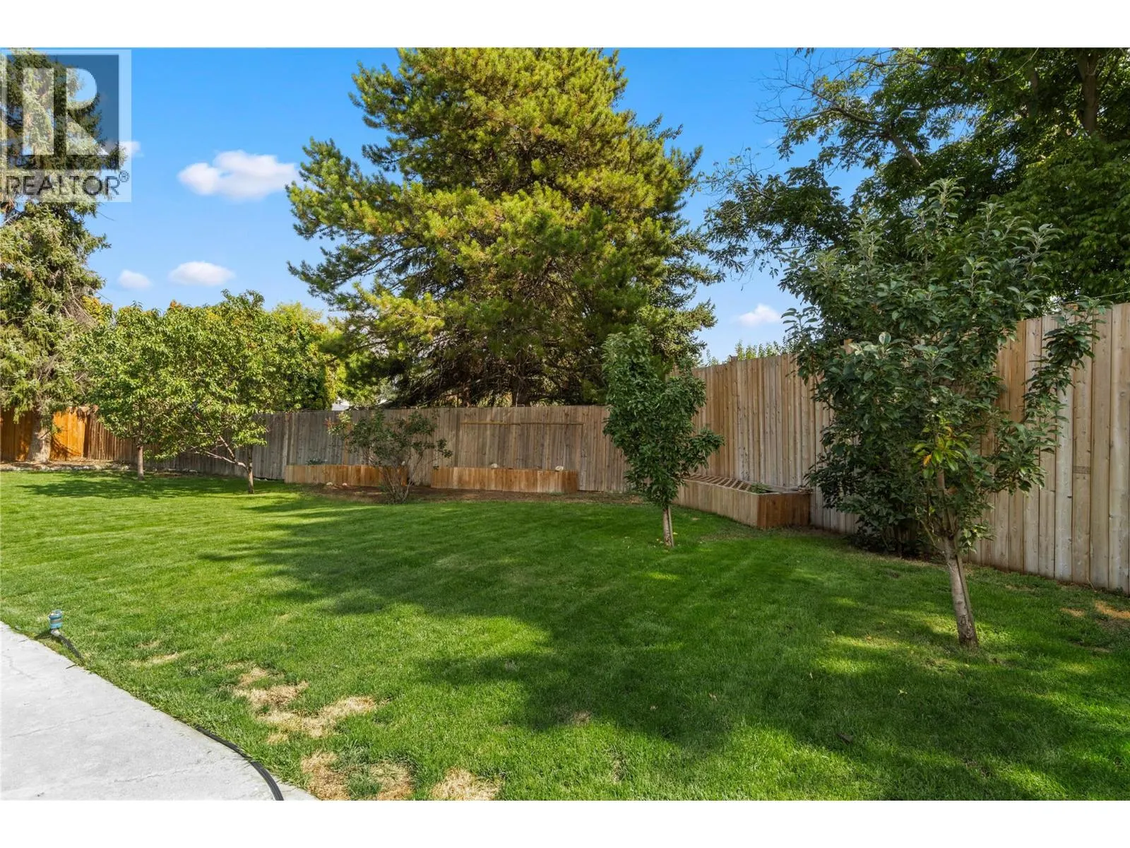 649 VALDES Drive
