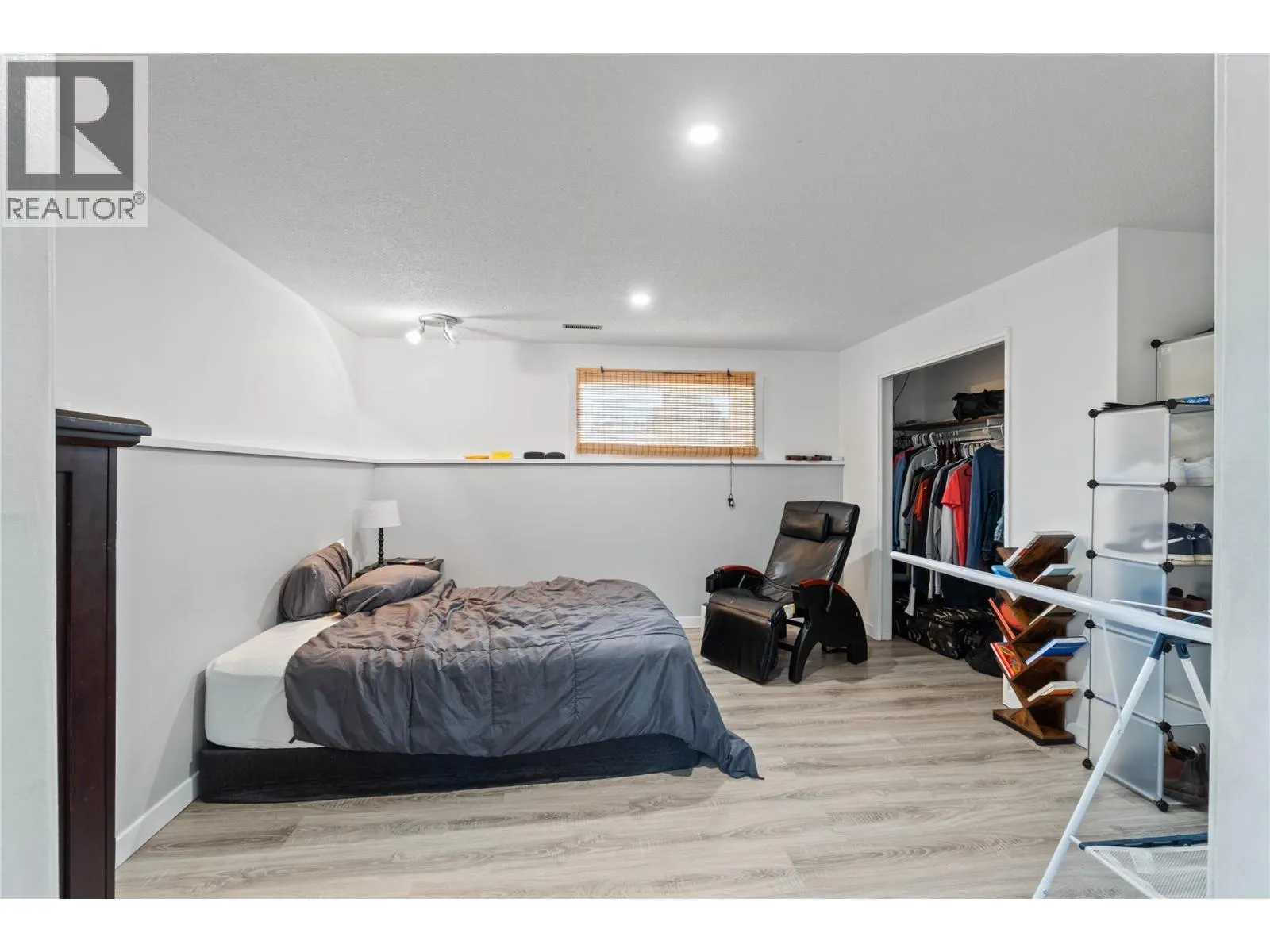 649 VALDES Drive