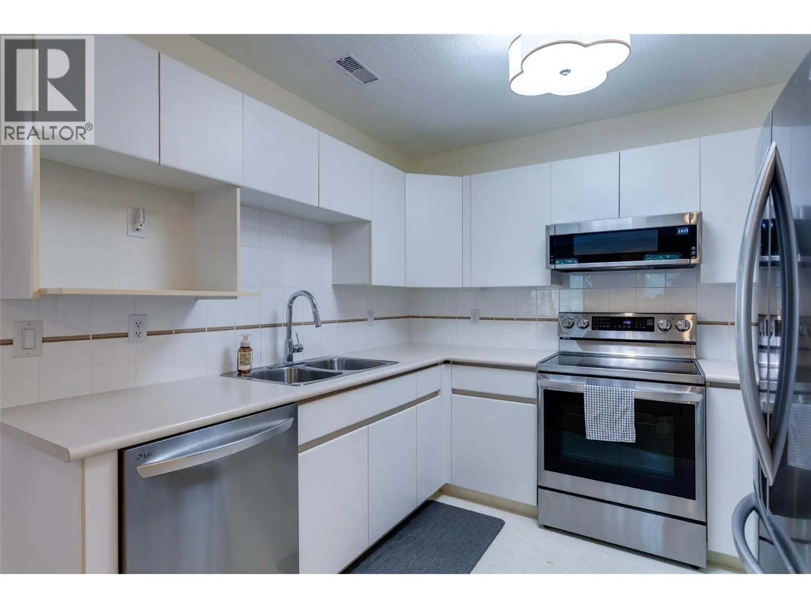 2350 Stillingfleet Road Unit# 213