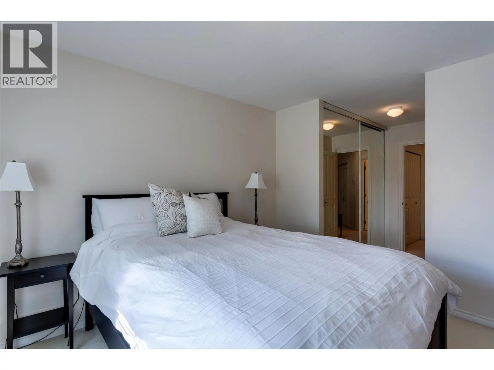 2350 Stillingfleet Road Unit# 213