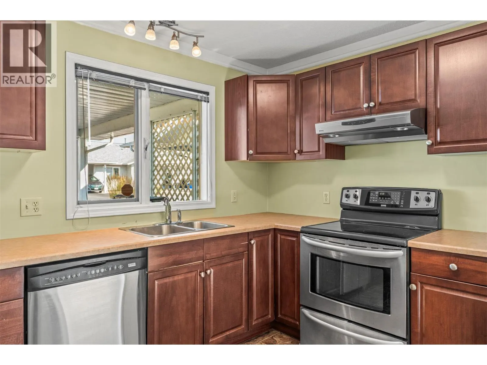 3900 27 Avenue Unit# 23
