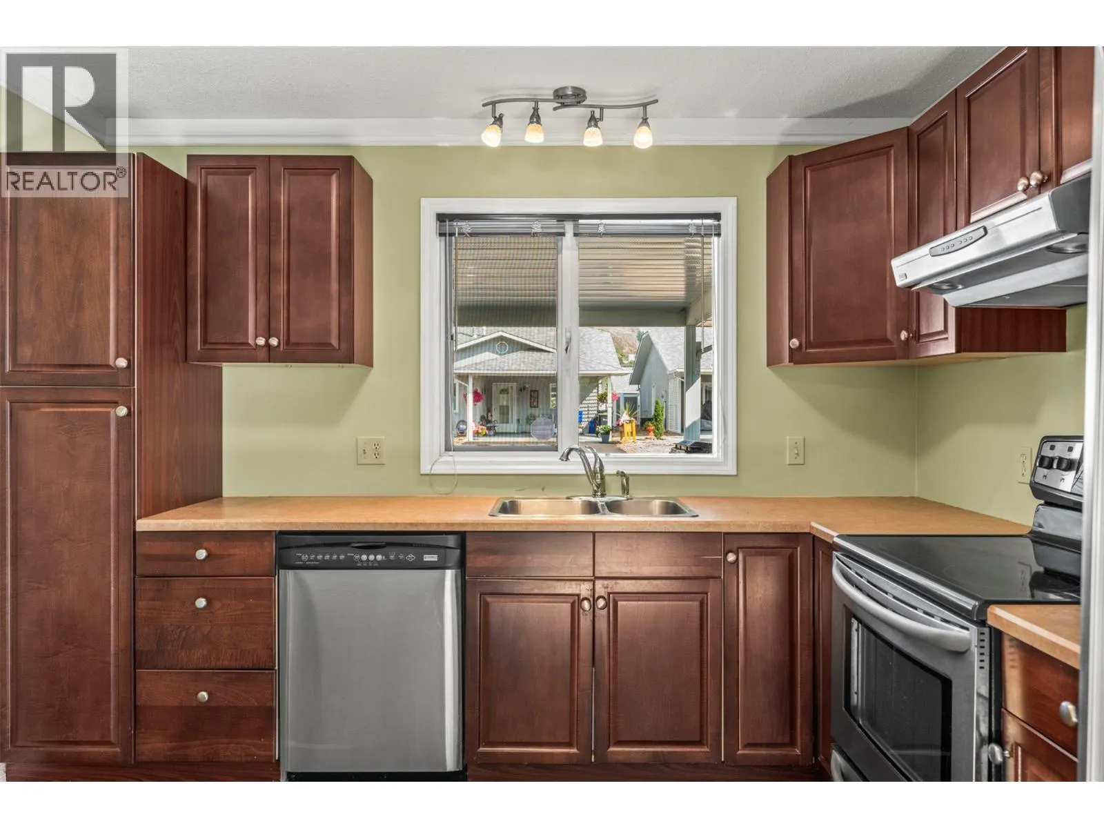3900 27 Avenue Unit# 23