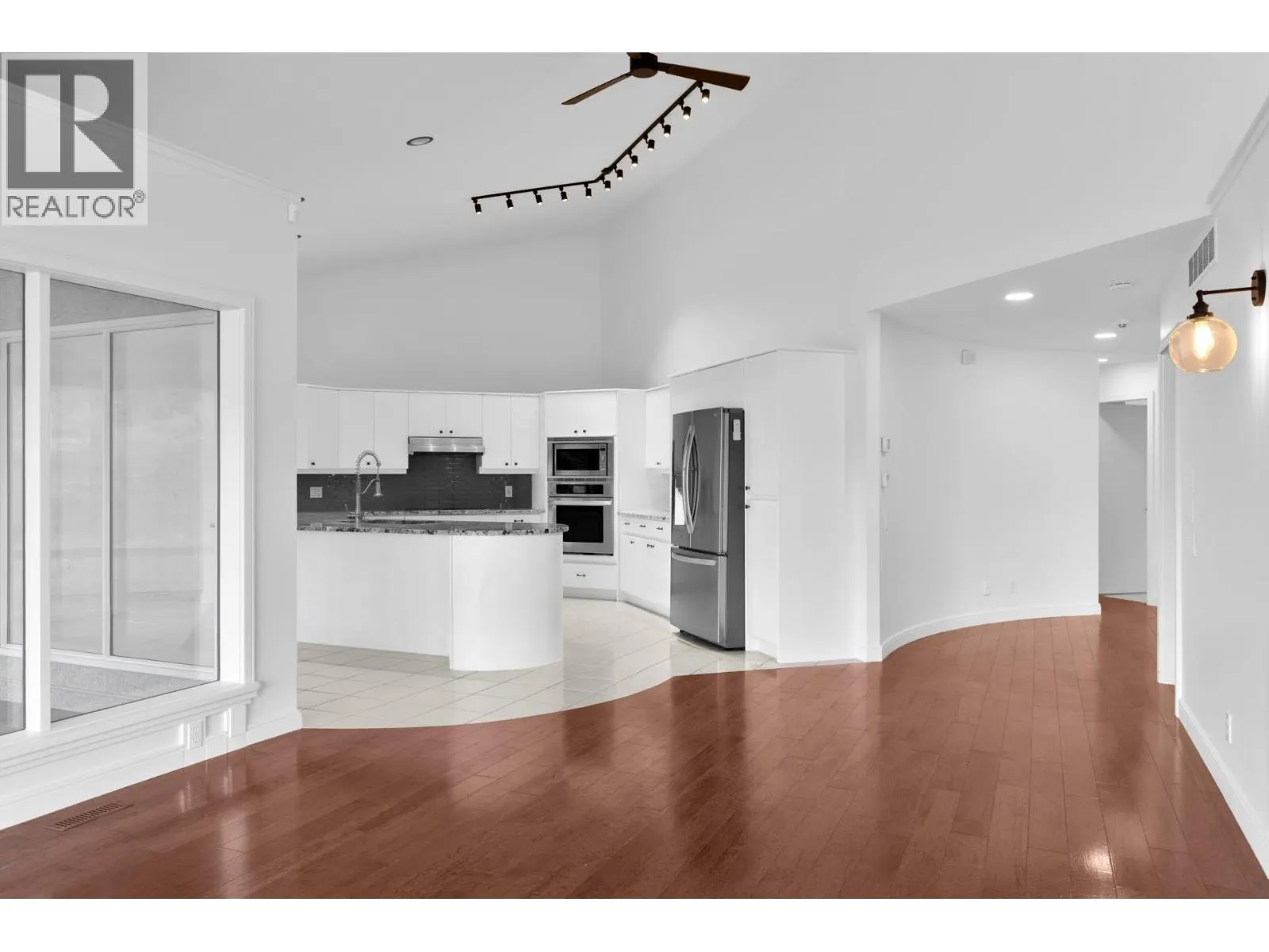 3784 Inglis Place