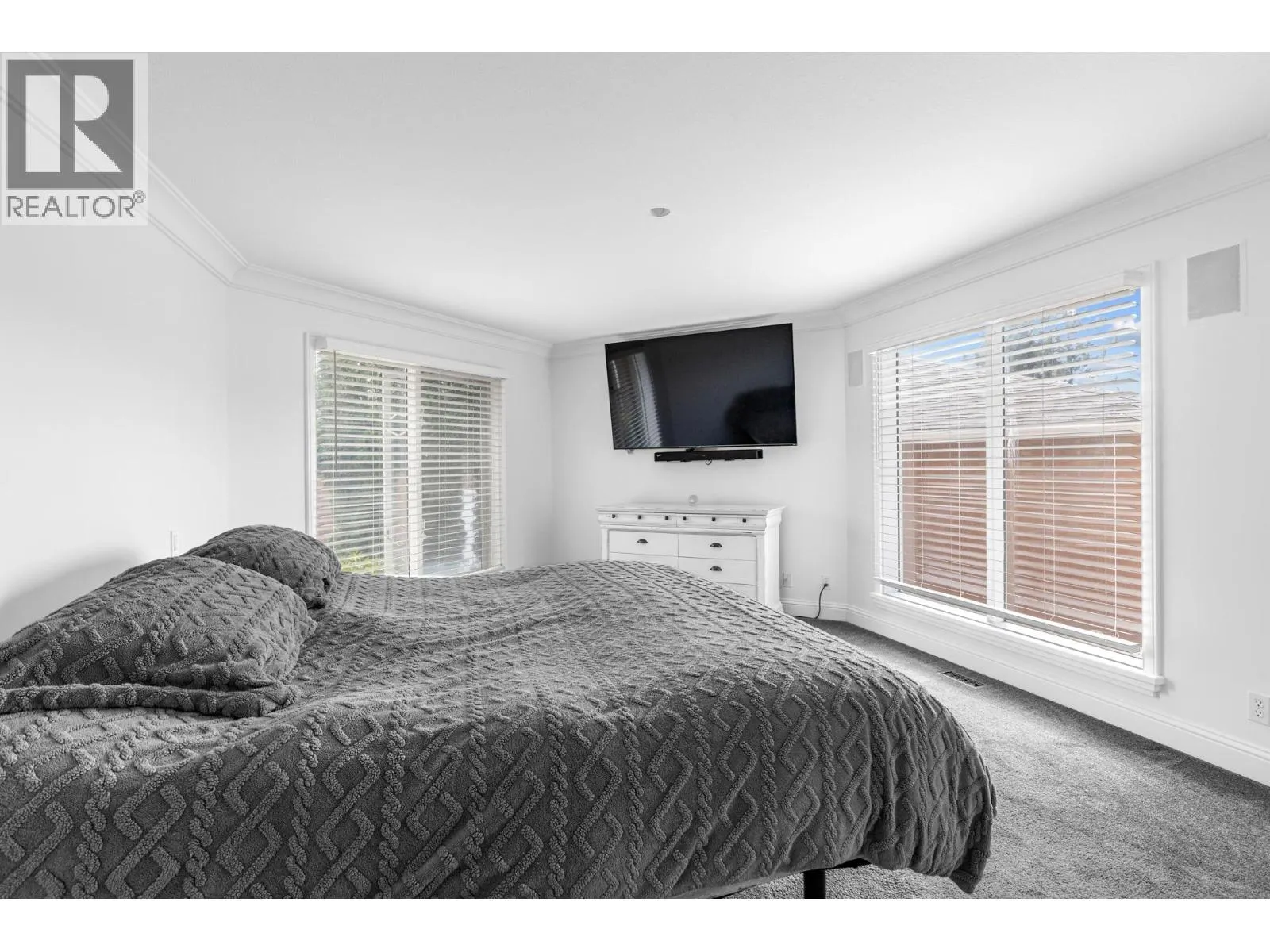 3784 Inglis Place