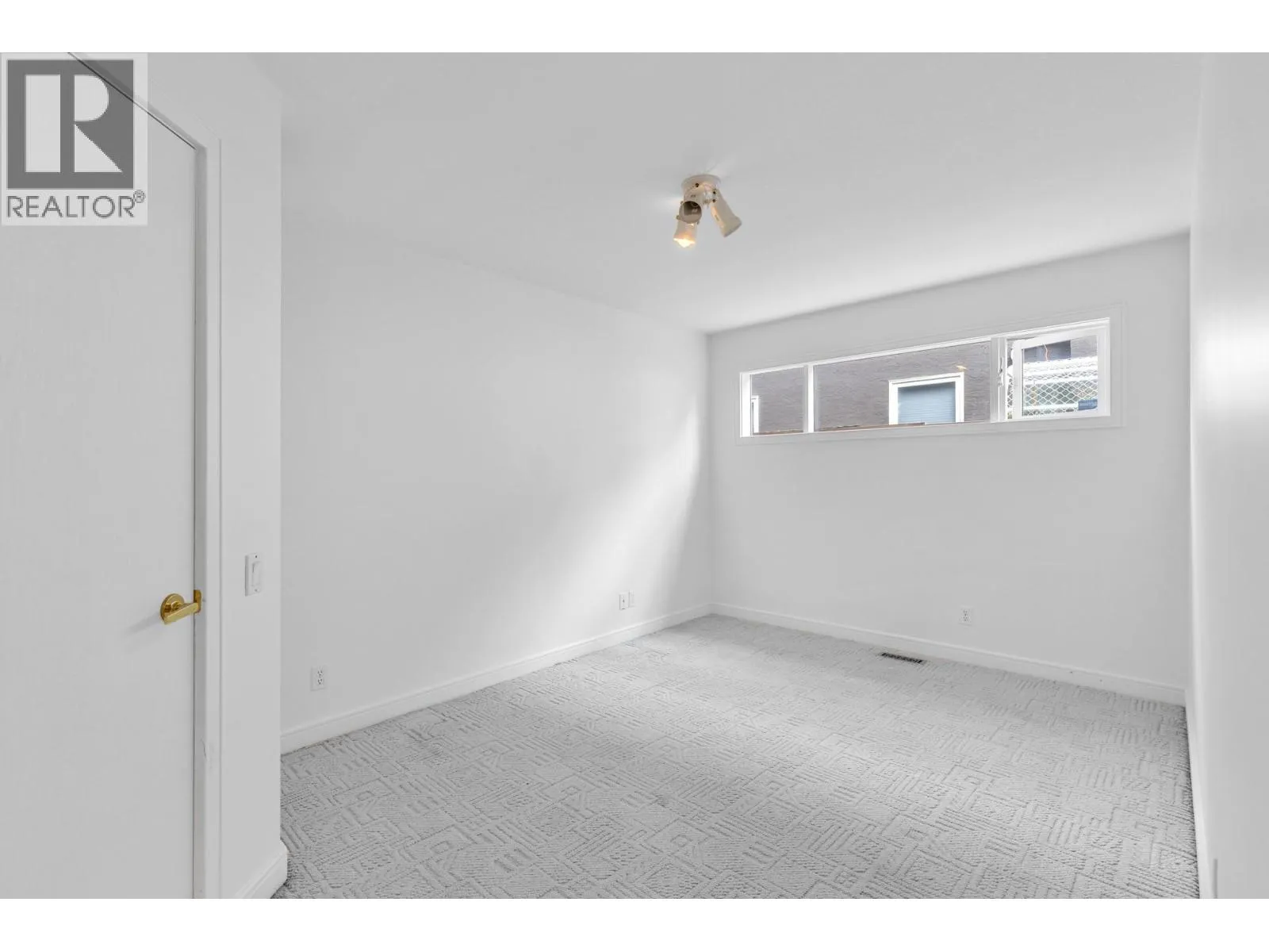 3784 Inglis Place