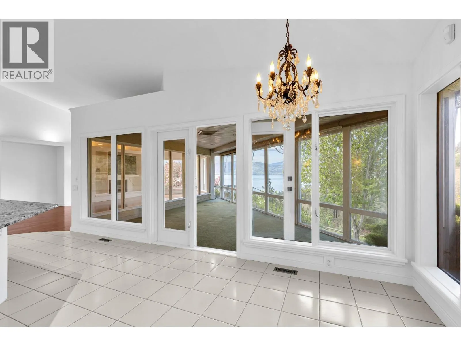 3784 Inglis Place