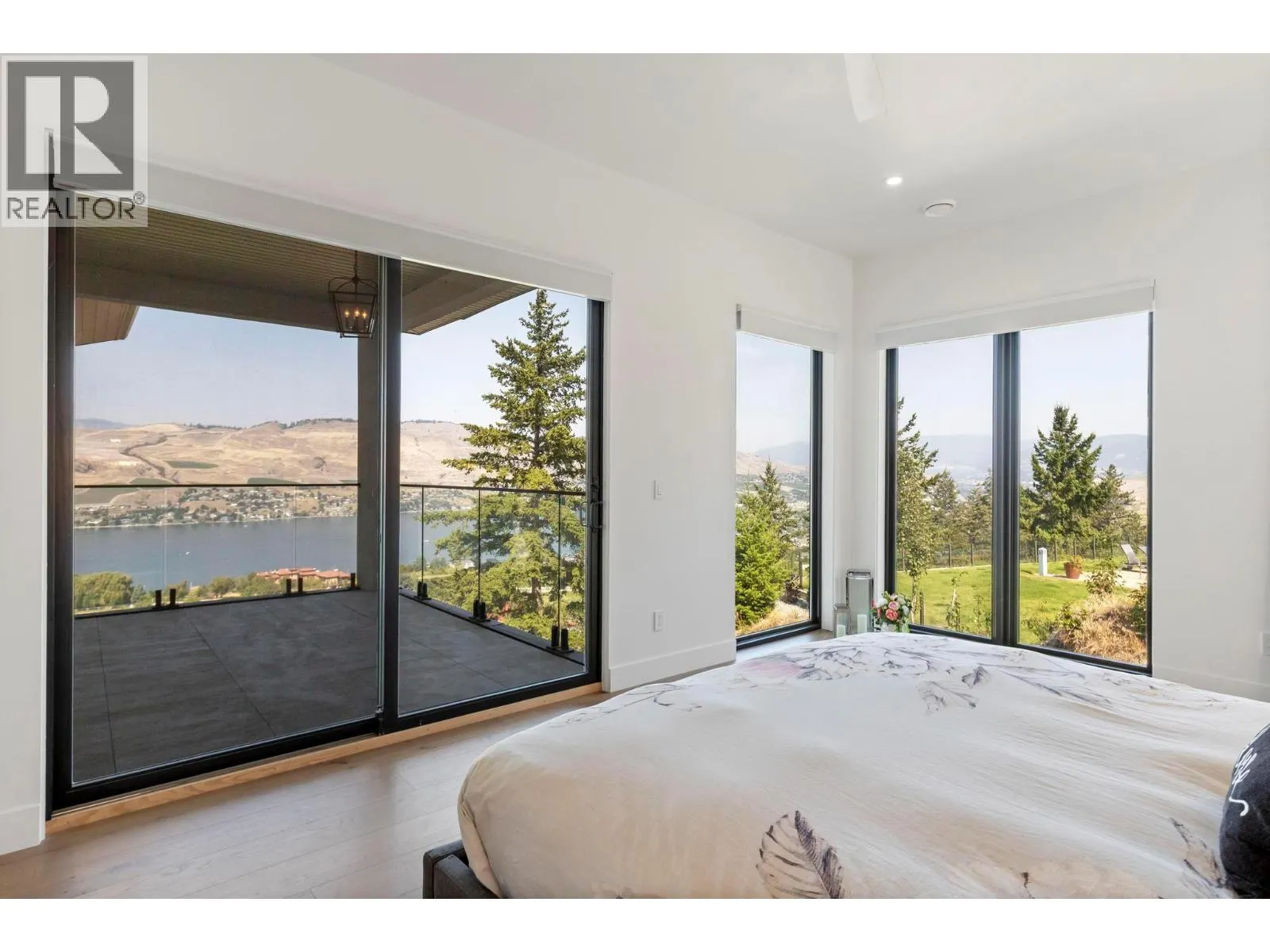 120 Sunset Boulevard