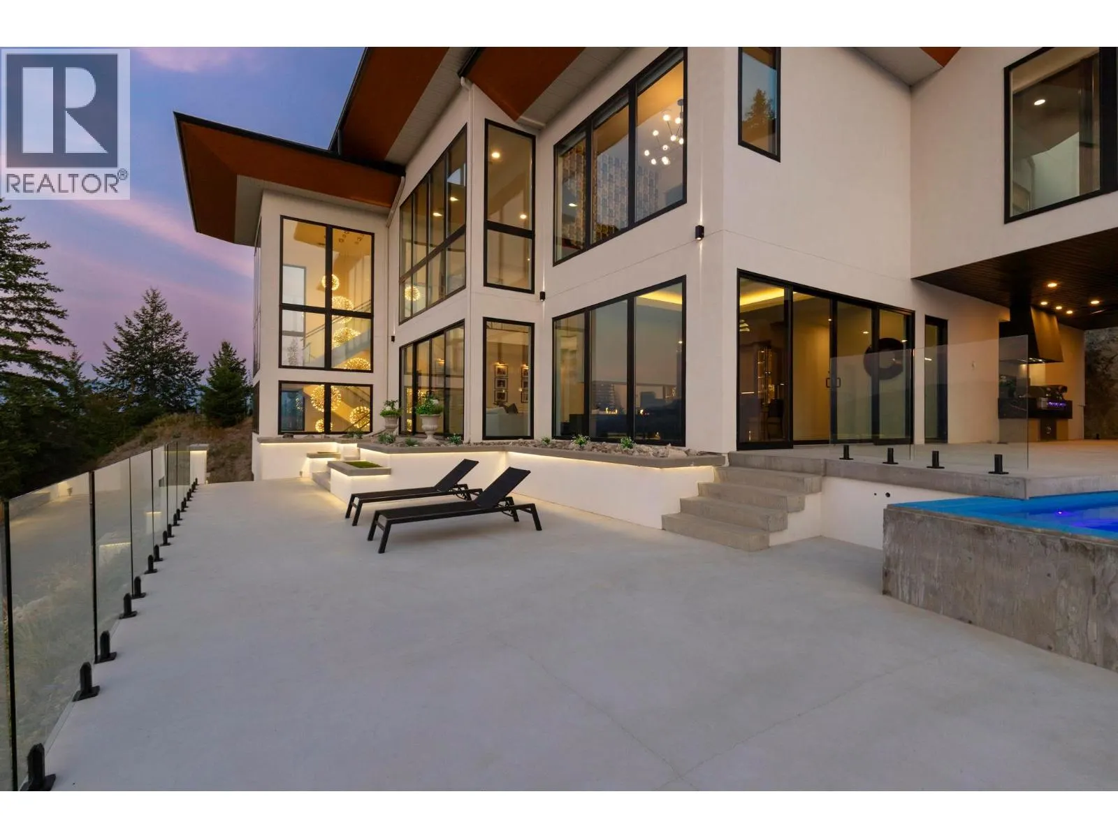 120 Sunset Boulevard