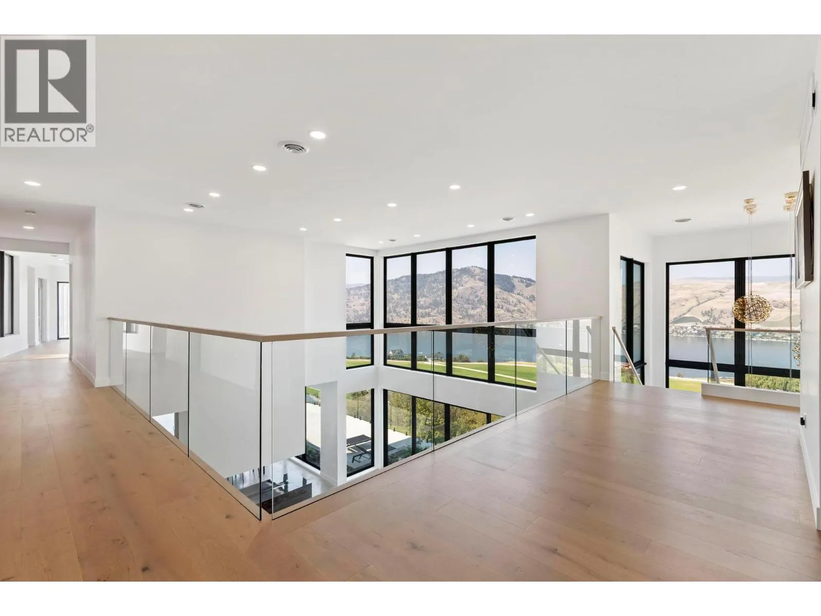 120 Sunset Boulevard
