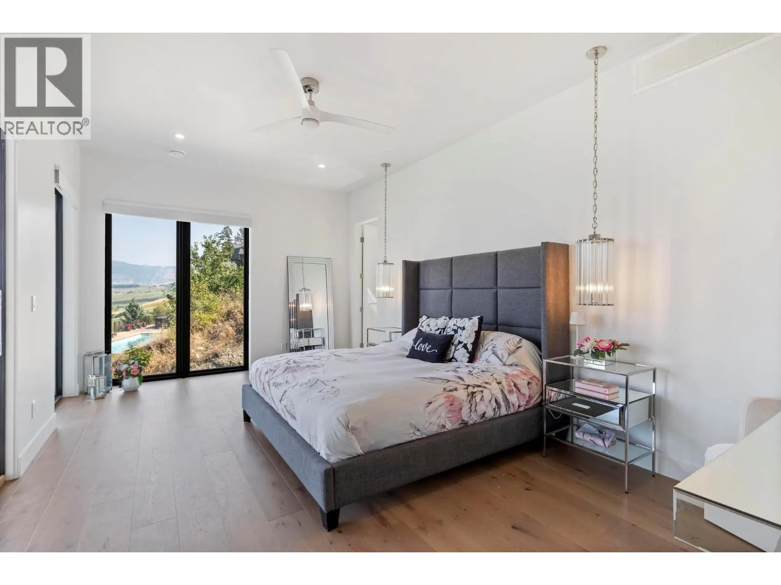 120 Sunset Boulevard