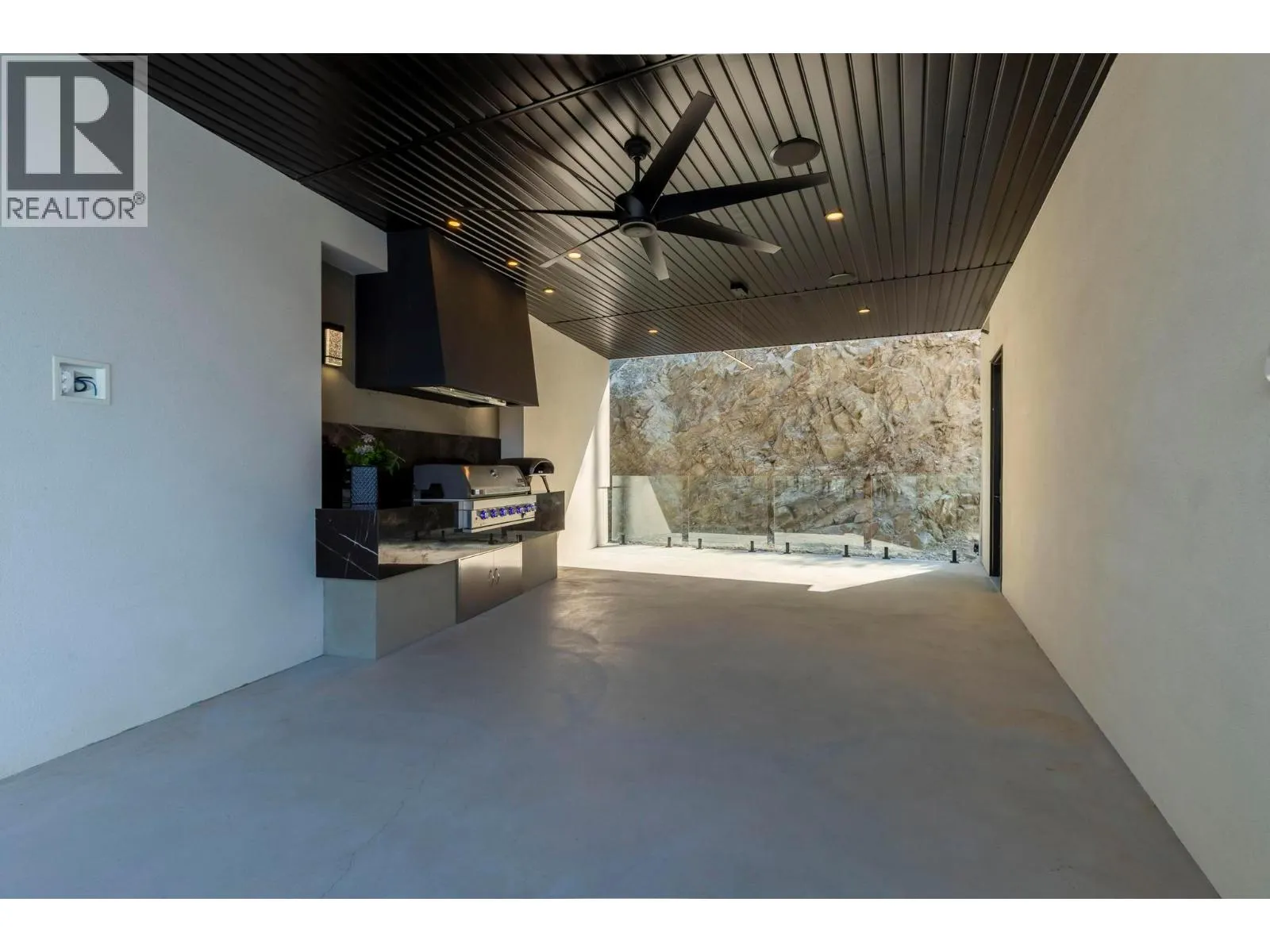 120 Sunset Boulevard