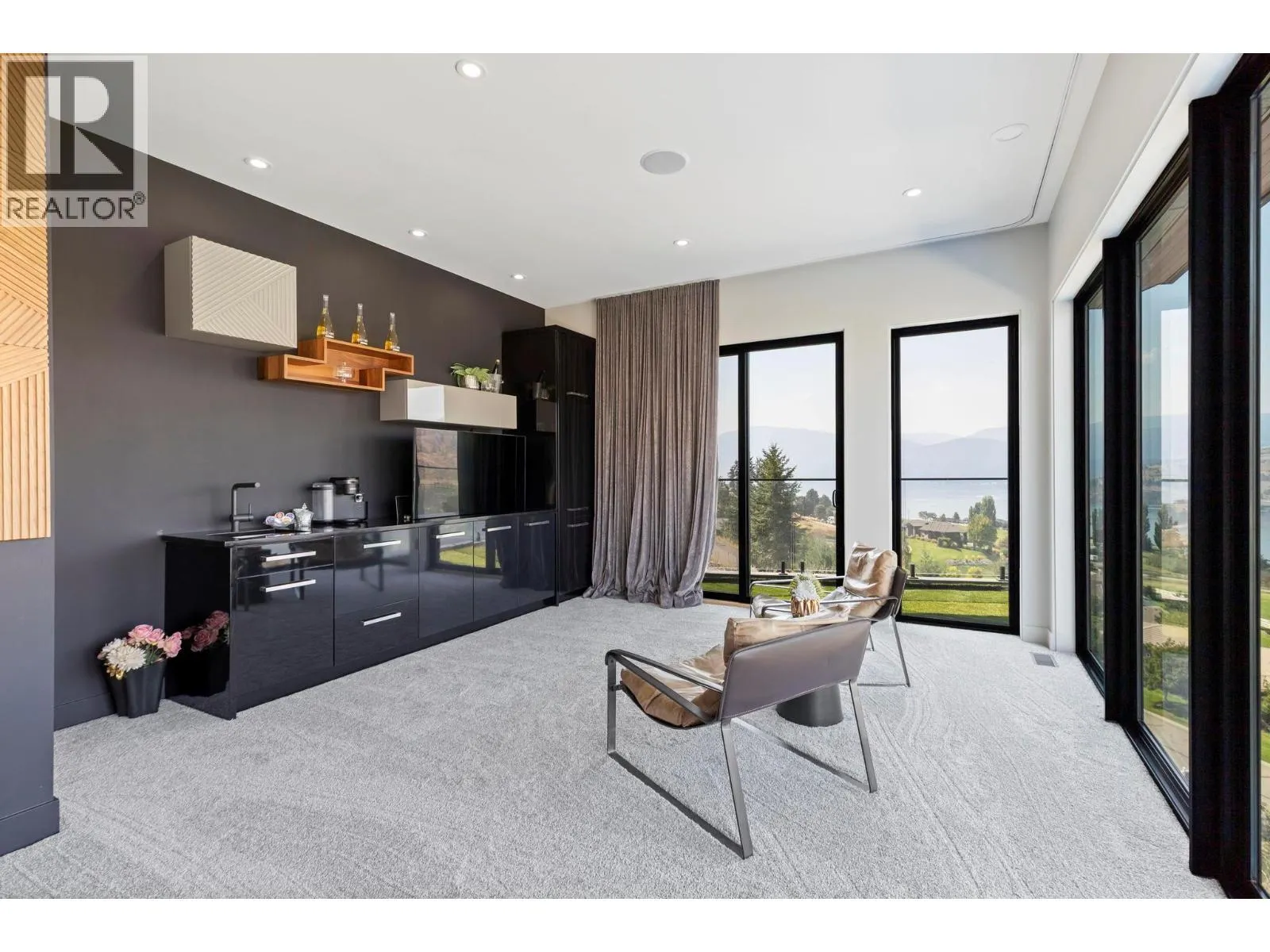 120 Sunset Boulevard
