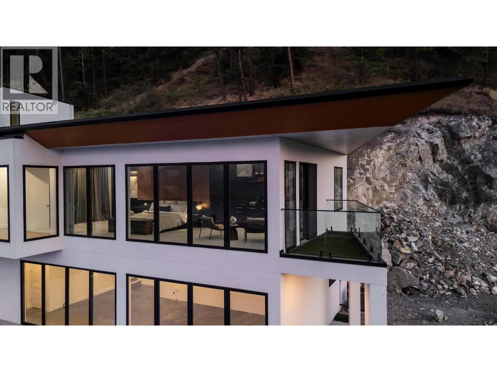120 Sunset Boulevard
