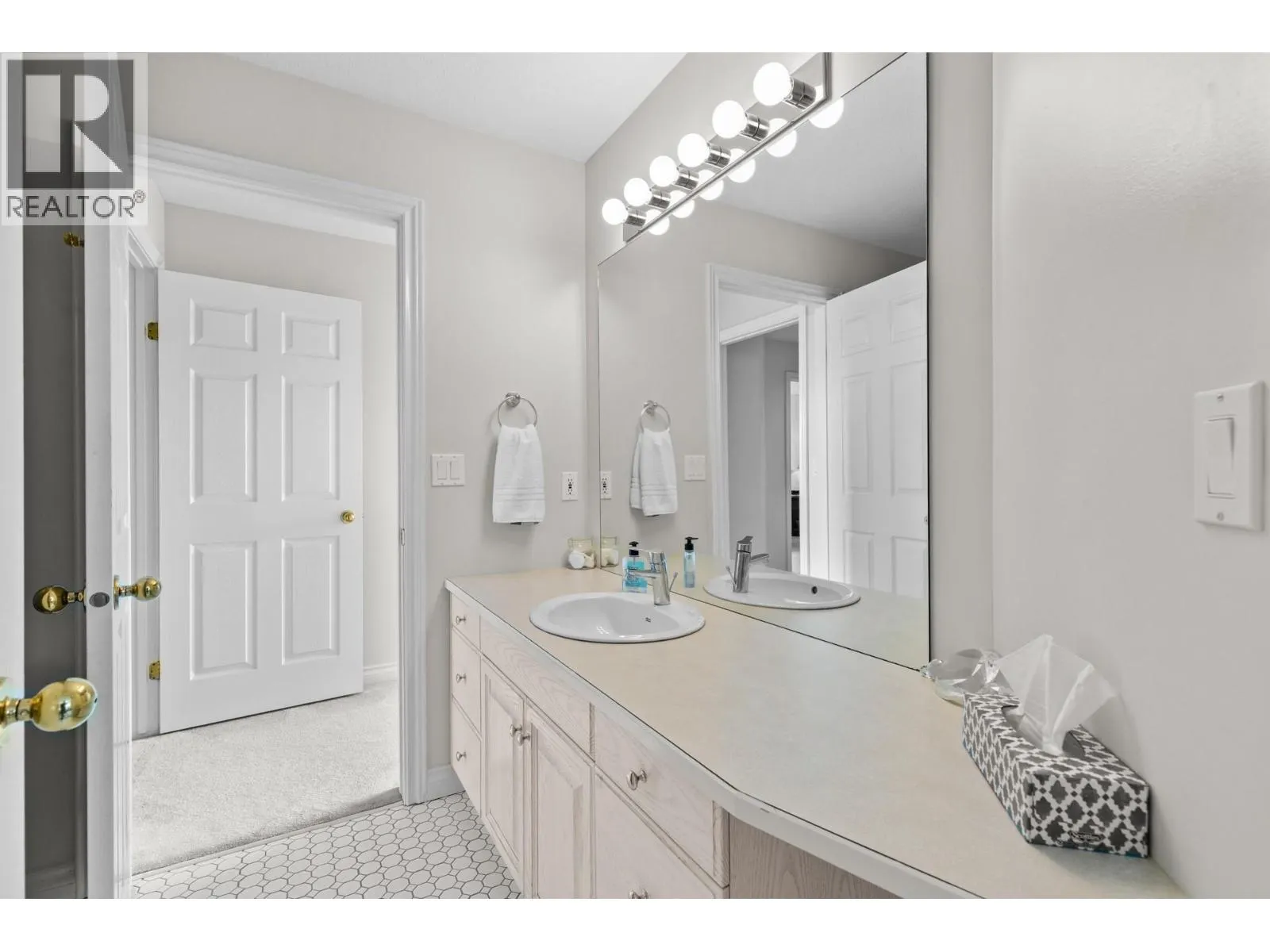 1015 Guest Road