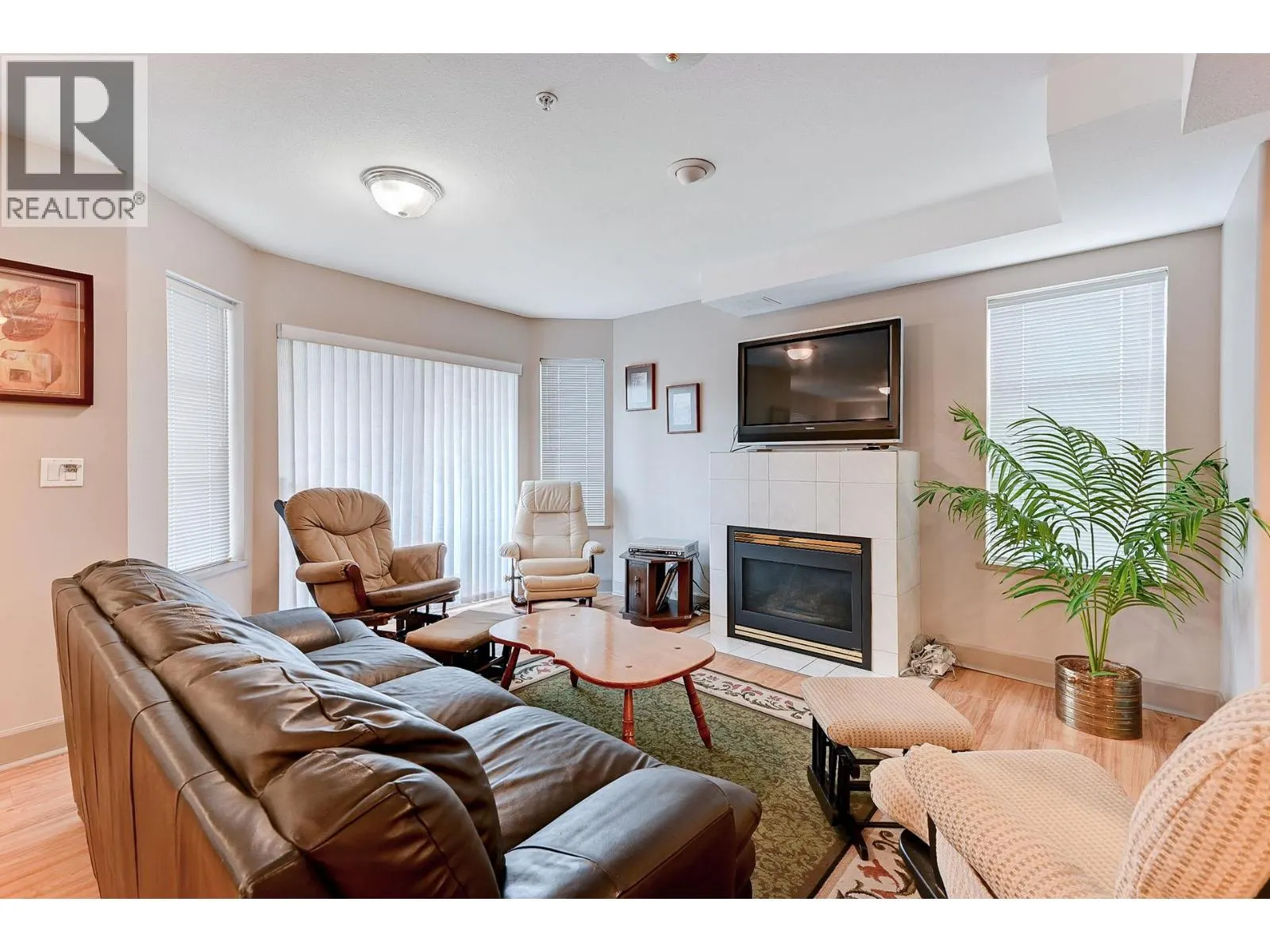 860 NICOLANI Drive Unit# 407