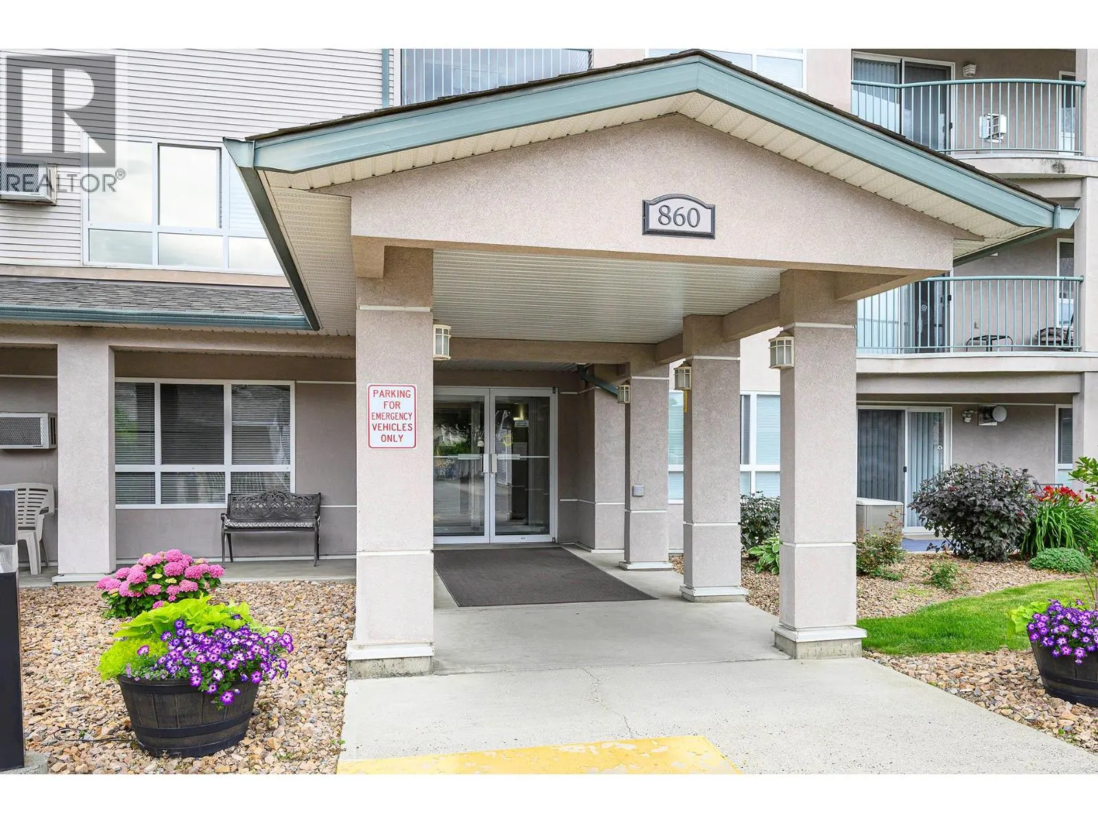 860 NICOLANI Drive Unit# 407