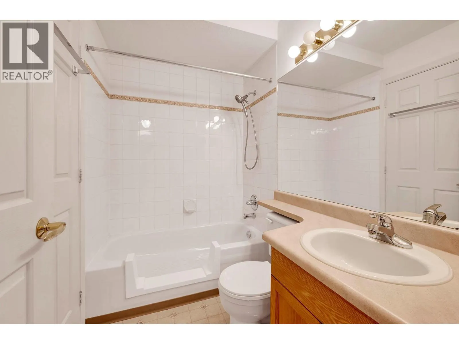 860 NICOLANI Drive Unit# 407