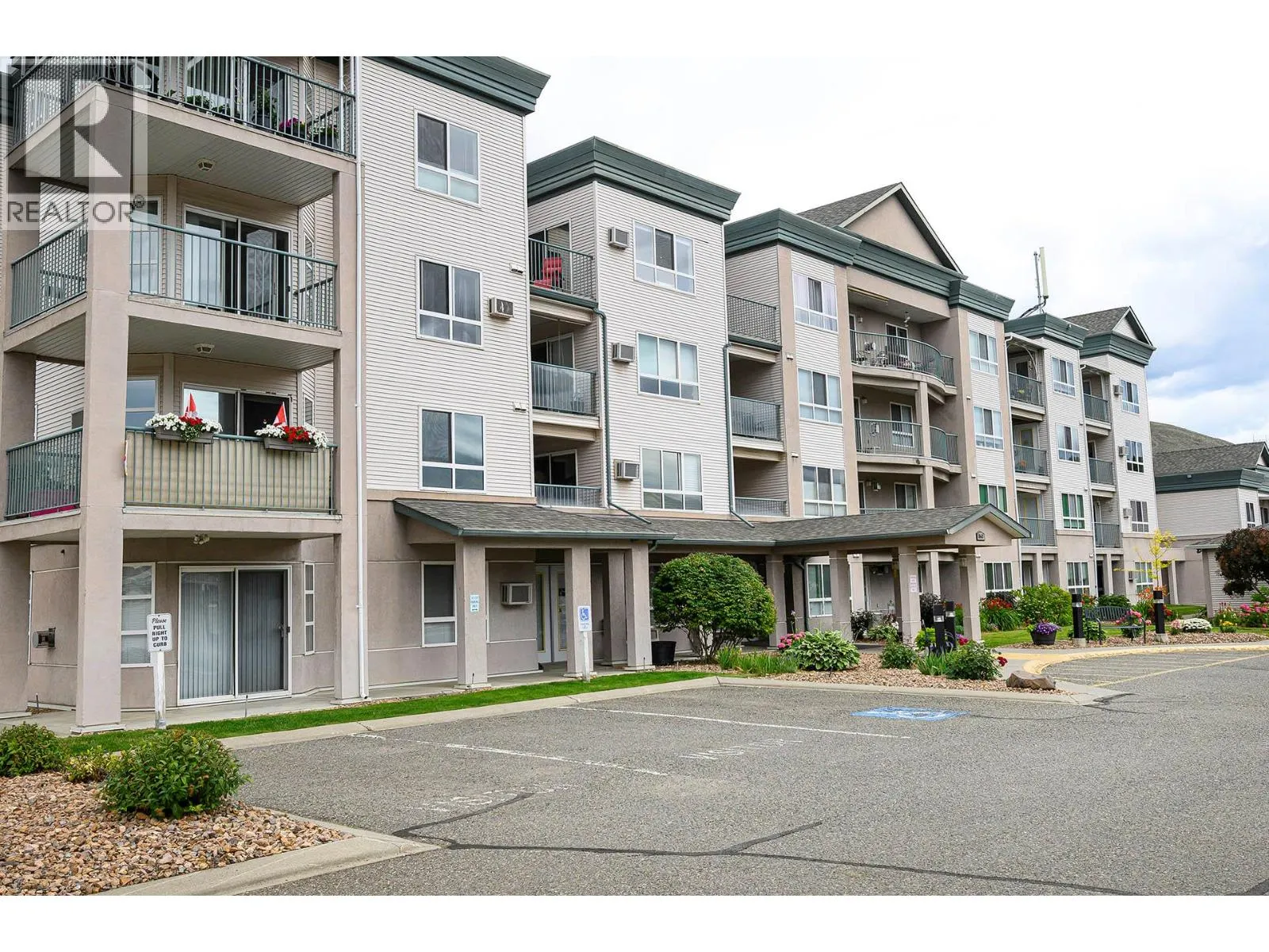 860 NICOLANI Drive Unit# 407