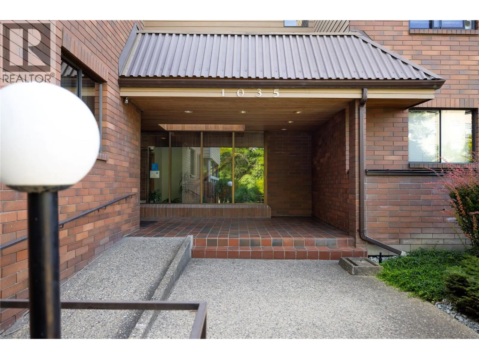 1035 Bernard Avenue Unit# 115
