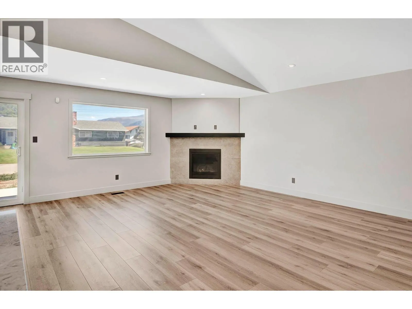 312 ARBUTUS Street Unit# 27