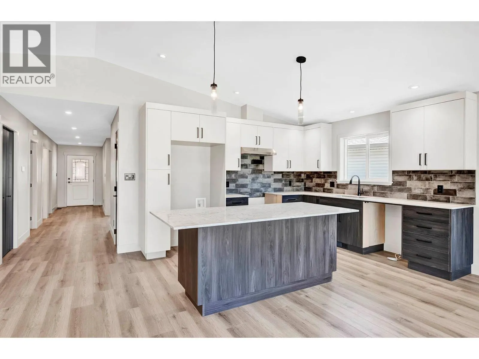 312 ARBUTUS Street Unit# 27