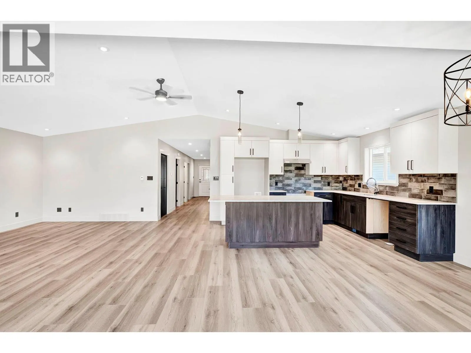 312 ARBUTUS Street Unit# 27