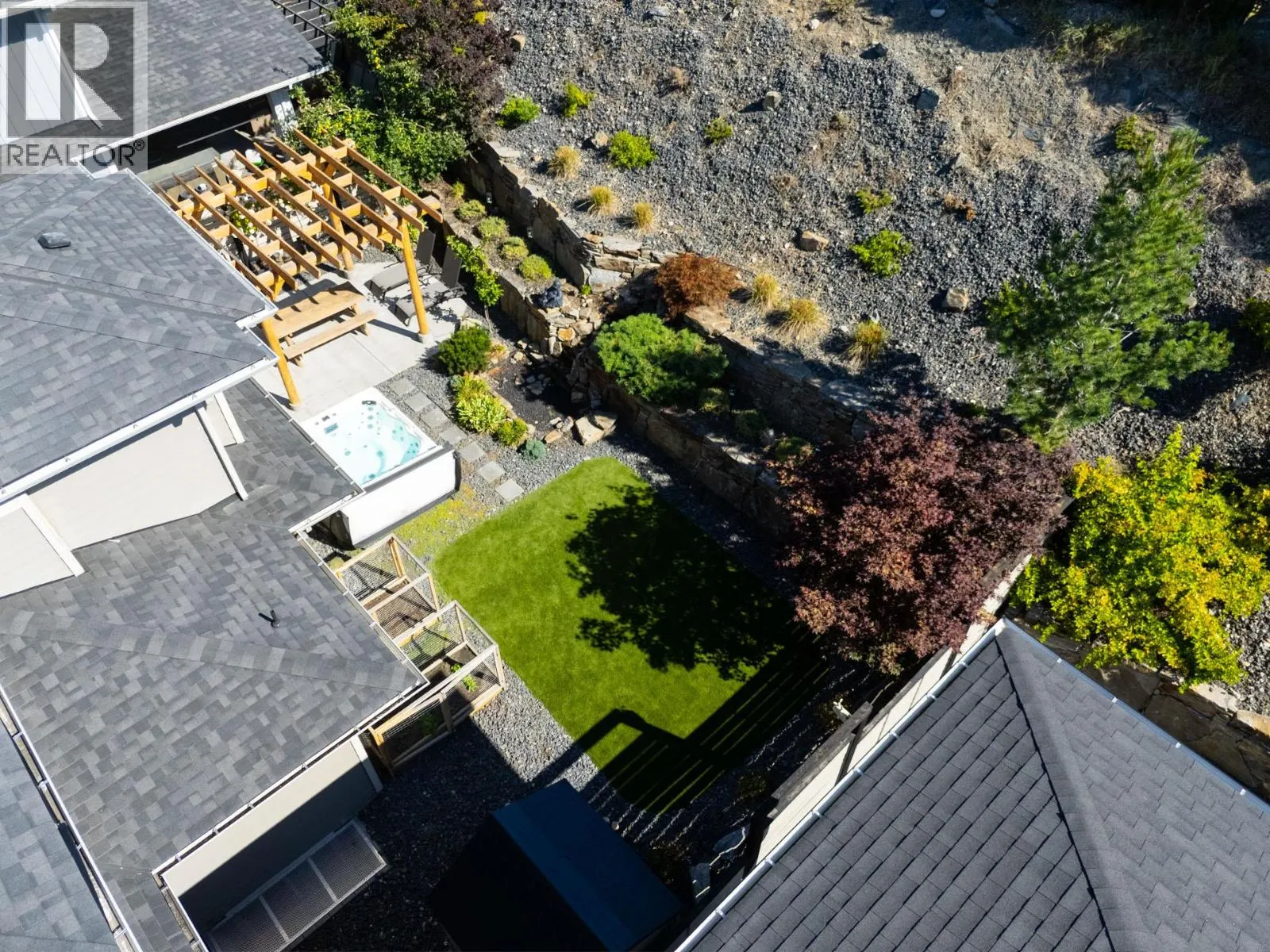 453 Lakepointe Drive