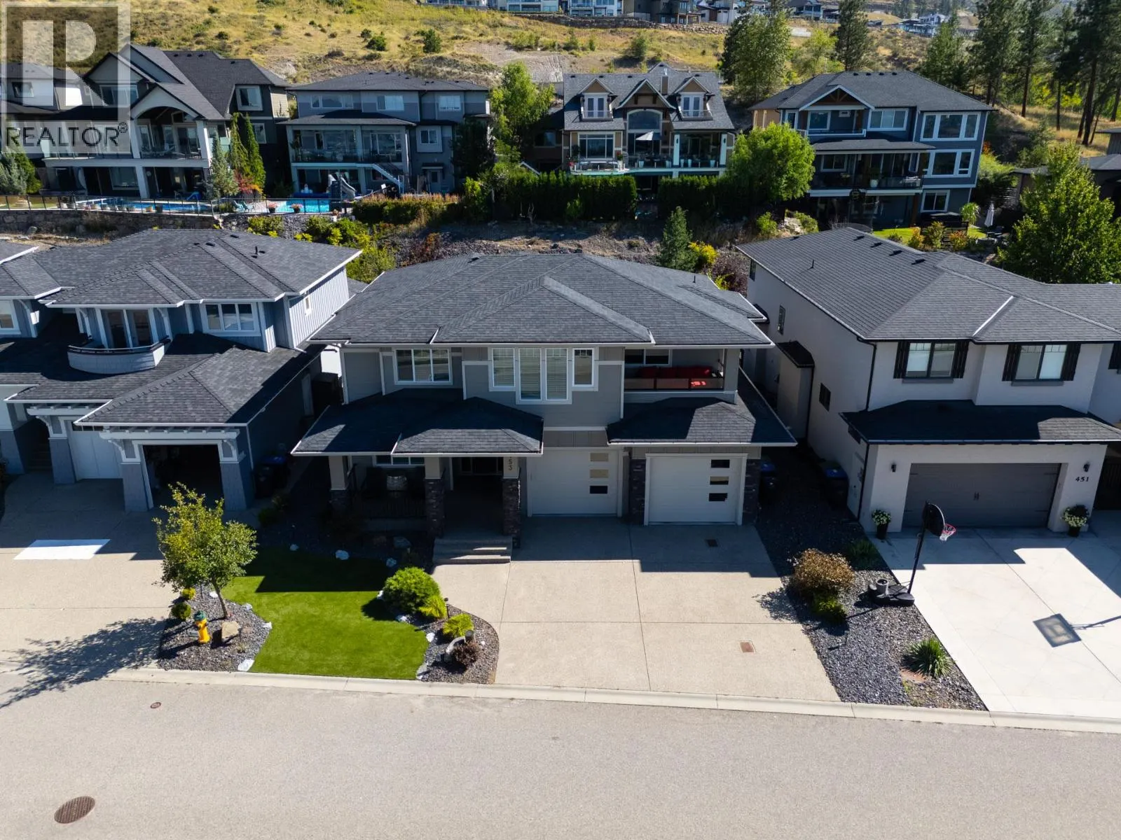 453 Lakepointe Drive