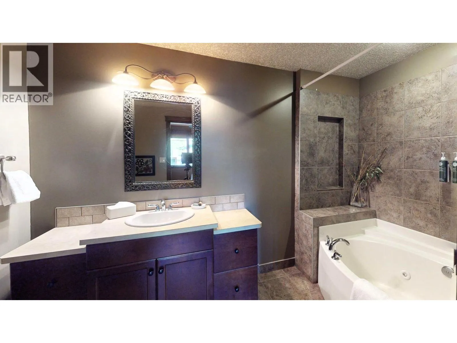 500 BIGHORN Boulevard Unit# 513